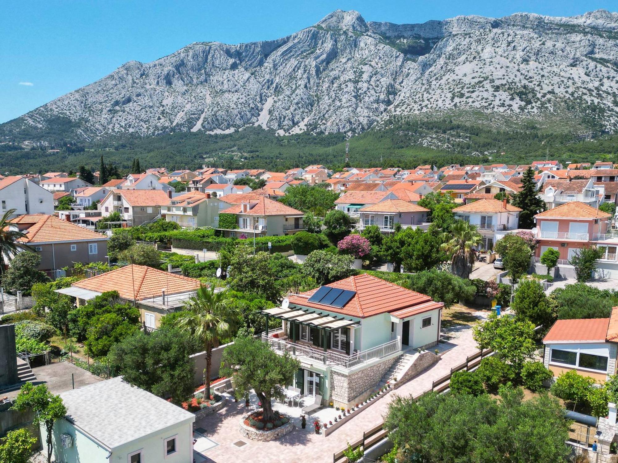 Oliva Villa
