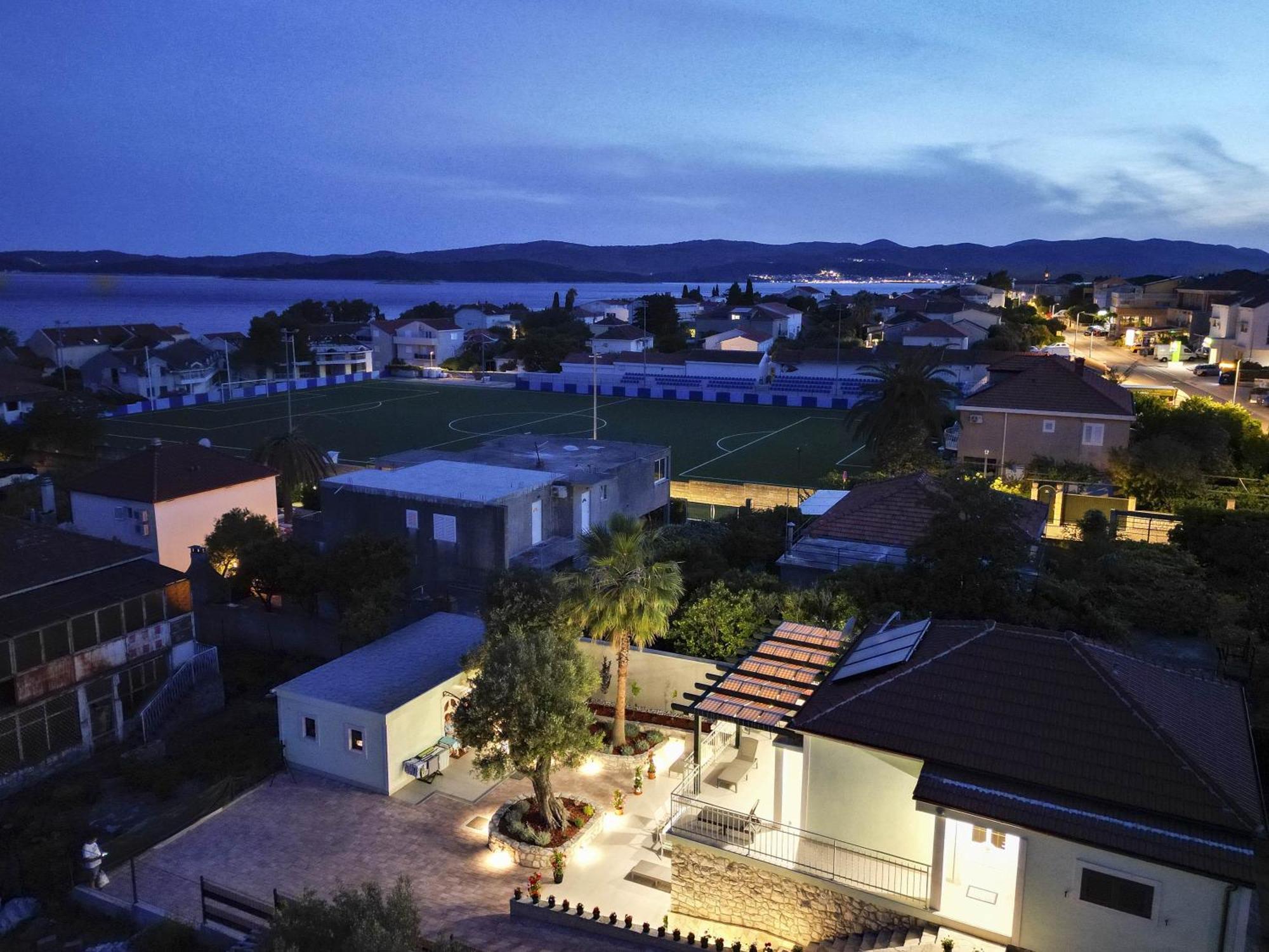 Oliva Villa *