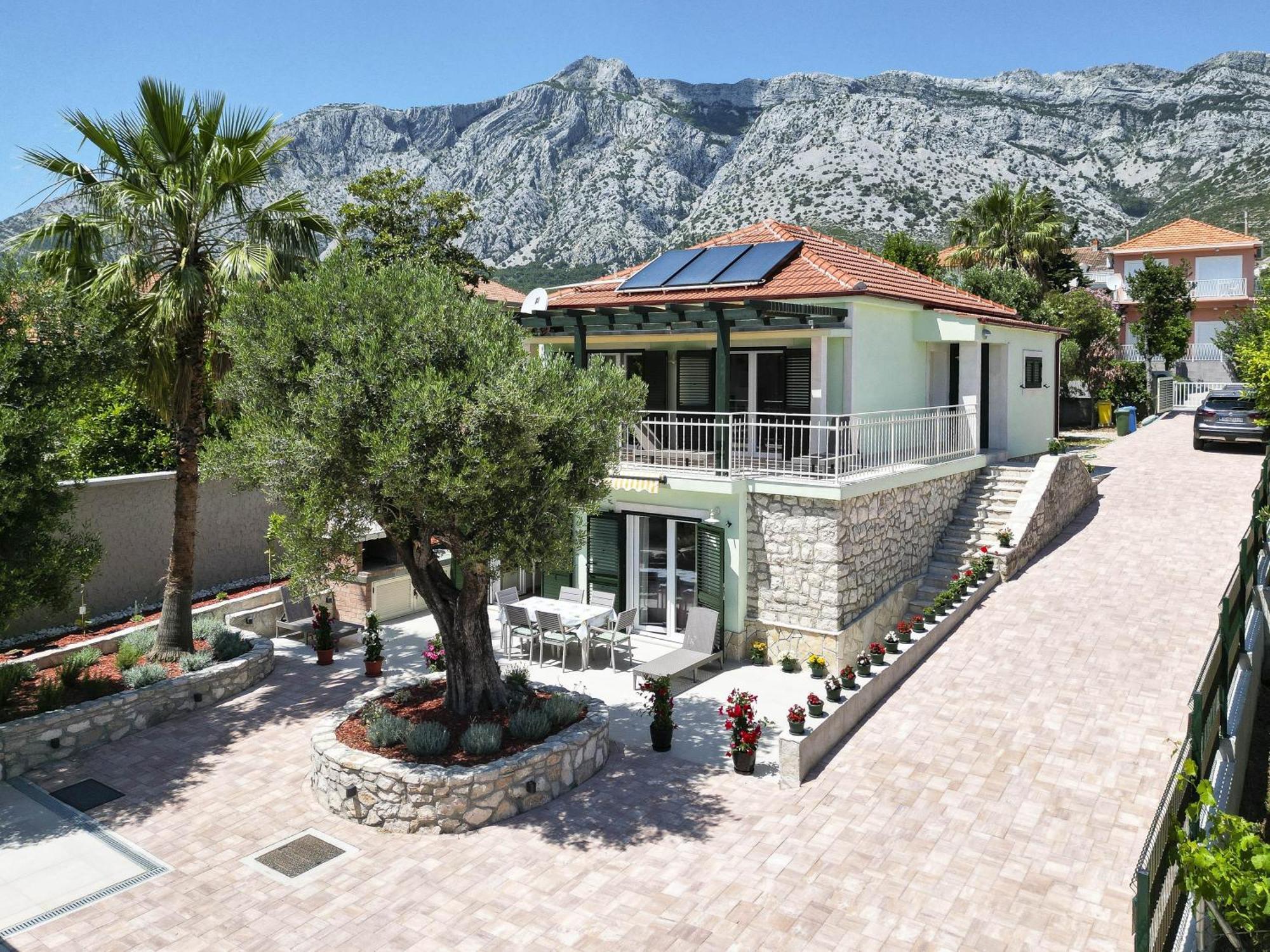 Villa Oliva *