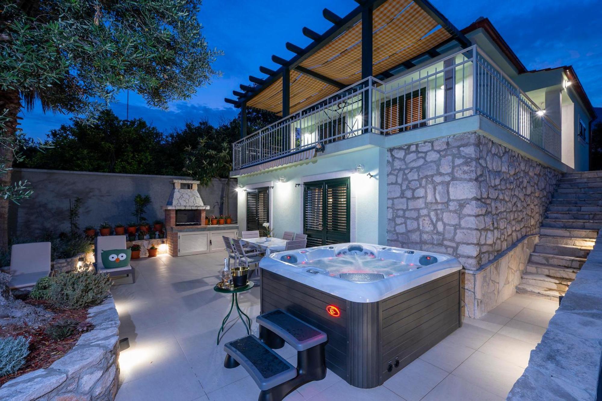 Oliva Villa